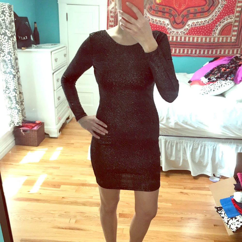 Fitted sparkly black dress